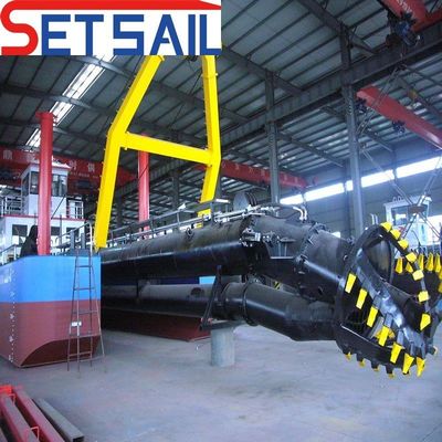 Dredger de sucção de corte de 16 polegadas com fluxo de água do boom de âncora 2500 metros cúbicos Tipo de potência a diesel