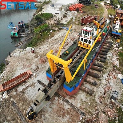 Poderosa draga de sucção com fluxo de água de 3500 m3 e medidor de profundidade mais sonoro