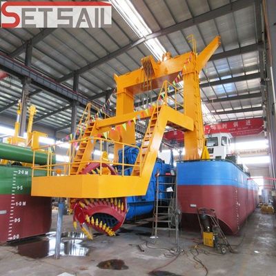 Dredger de sucção de corte de 18 polegadas de capacidade de 700 m3 com comprimento total de 38 m