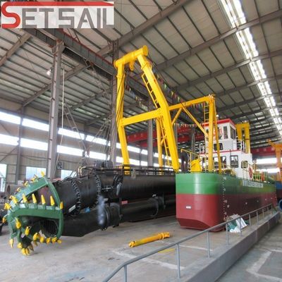 Dredger de sucção de corte de 18 polegadas de capacidade de 700 m3 com comprimento total de 38 m