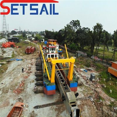 Máquina hidráulica de corte de diesel personalizada Sucção Dredger fluvial para gerador Hurbour