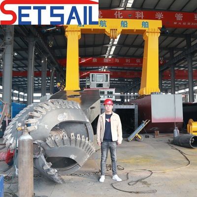 Serviço pós-venda ao longo da vida Profundidade de dragagem de 15 m Dredger com motor diesel para fluxo de água 5000m3