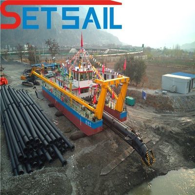 7.5m Largura 298kw Potência do motor auxiliar 18 Inch Cutter Suction Dredger para dragagem