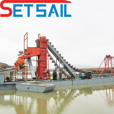 Largura 4.5m-10m Customizado Chain Bucket River Gold Mining Dredger com chuveiro de agitação